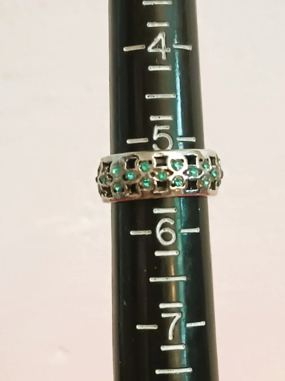 Silver Tone Openwork Band Ring 5.5